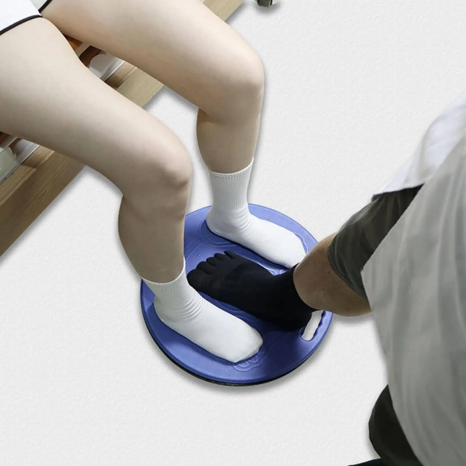 Turntable Transfer Board with Handle Mobility Swivel Disc Stable Non Slip Surface for Elderly Patient Care