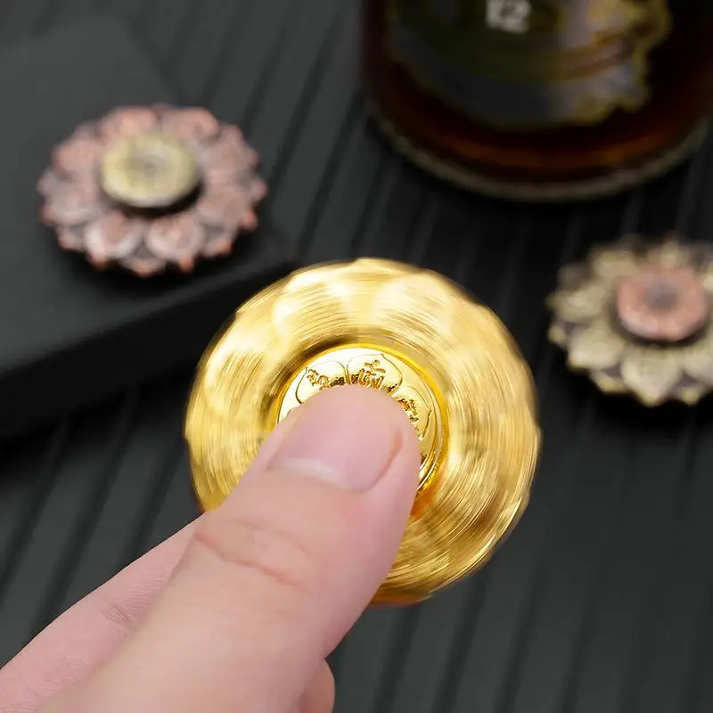 Buddha's Eye Lotus Wheel Six Character Fingertip Top Fidget Lotus Auspicious Meaning Handheld Piece Adult Stress Relief Toy