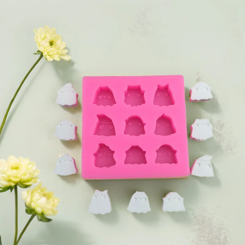 1 Piece, Little Ghost 12-Piece Silk Fish, Chubby Fish Mold, Silicone Sugar Flipping Decoration Mold, Drip Baking