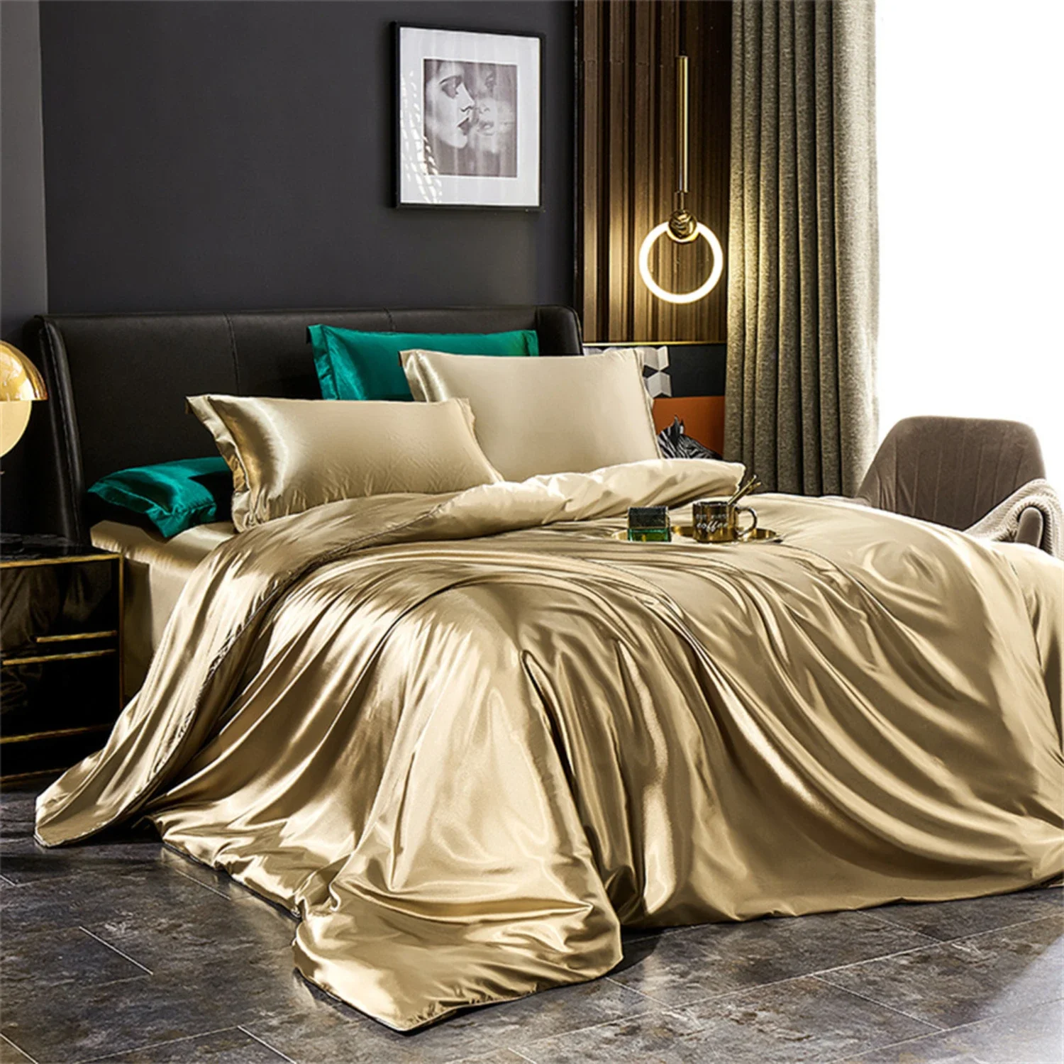 Luxurious, Elegant Solid Silk Bedding Set in Satin Material - Includes Duvet Cover, Bed Sheet, and Pillowcases - Available for S