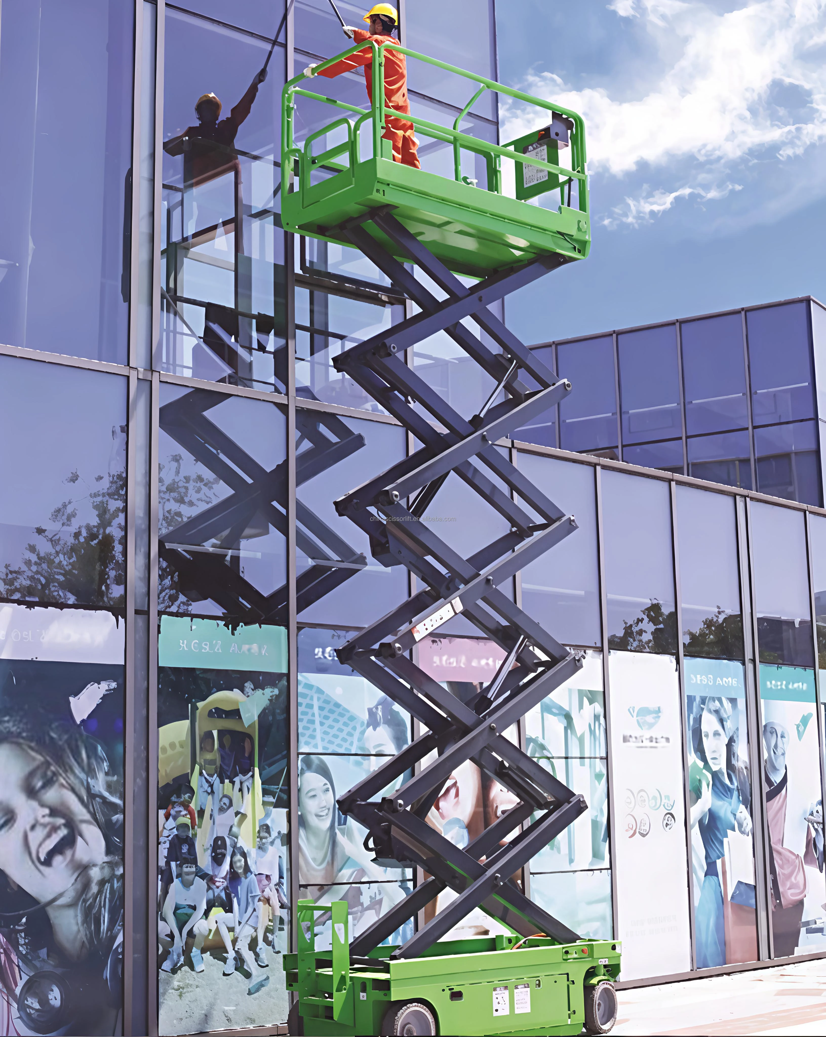 رافعة مقصية كهربائية ذاتية الدفع رافعة سقالات أوتوماتيكية هيدروليكية