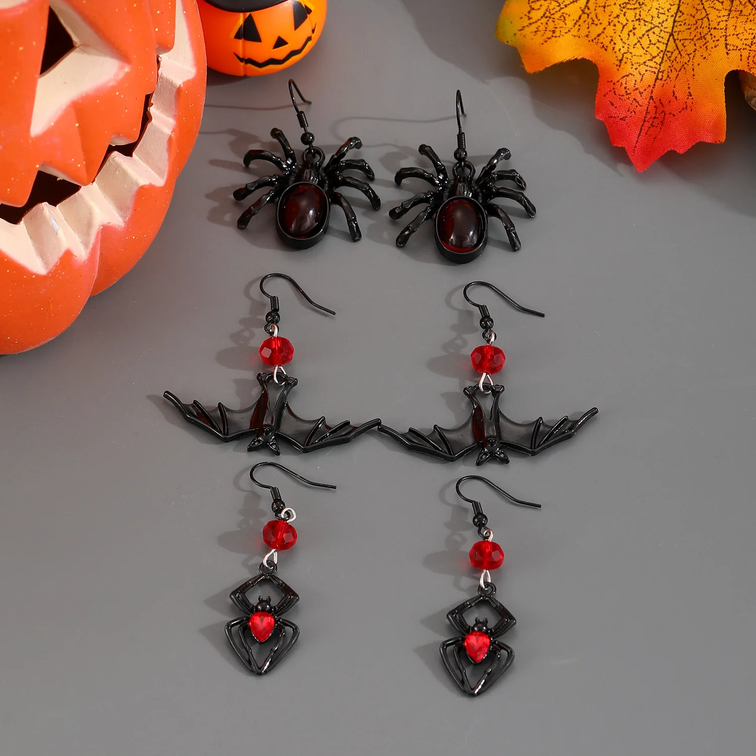 WANZHI Funny Halloween Earrings for Women Retro Exquisite Spider Bat Pendant Earrings Fashion Jewelry Accessories Holiday Gifts
