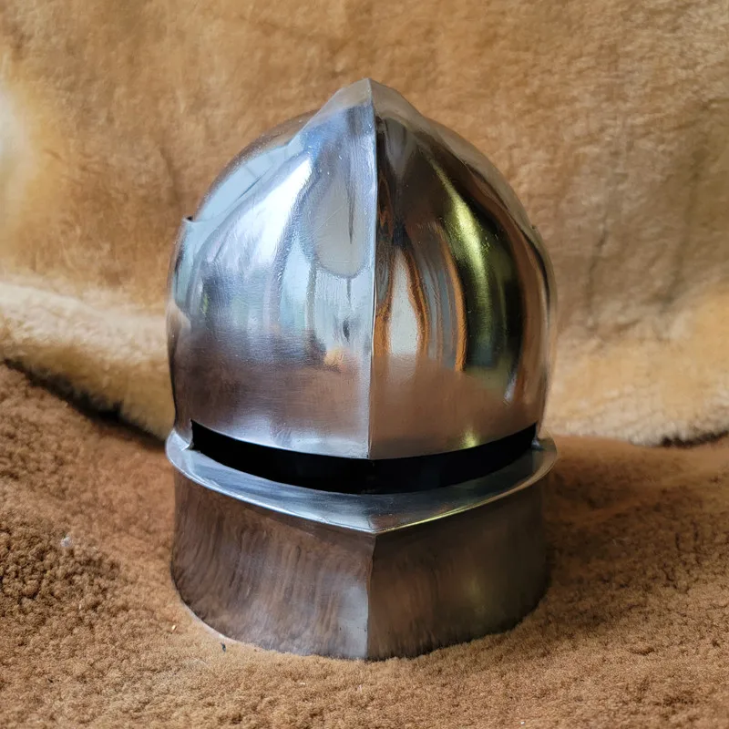 Mittelalter licher vier blättriger gotischer Helm Long Tail Sharel Helm tragbarer Cos Stahlhelm