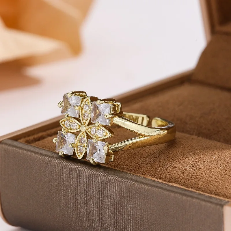 

Sweet temperament, simple zircon inlaid ring, female personality, versatile and fashionable, flower opening adjustable ring