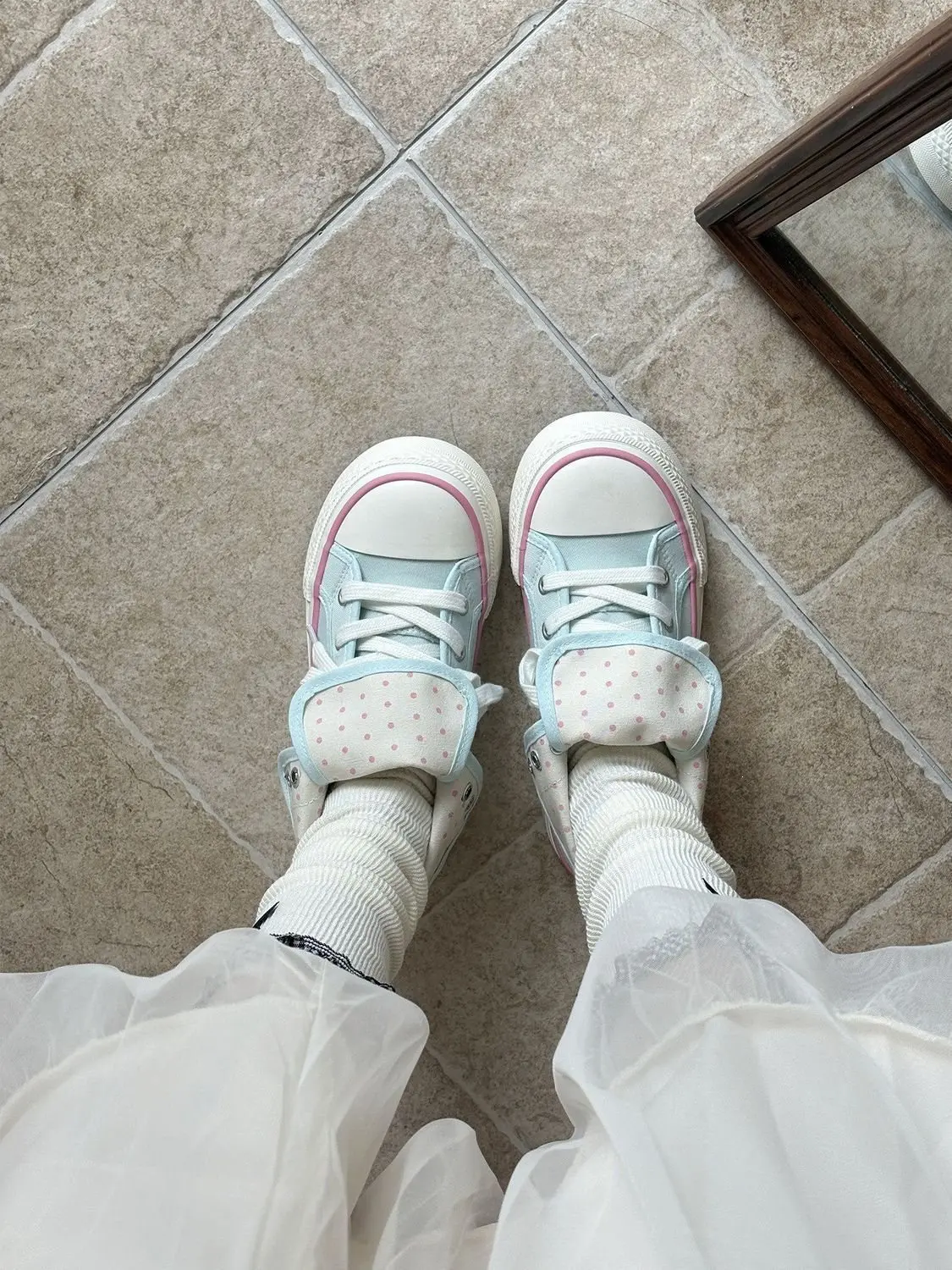 Neue High Help Canvas-Schuhe mit Punkten, Damen-Freizeitschuhe, vulkanisierte Sneakers, bequeme Sport-Walking-Plattform-Flats für den Frühling. – Detail 13