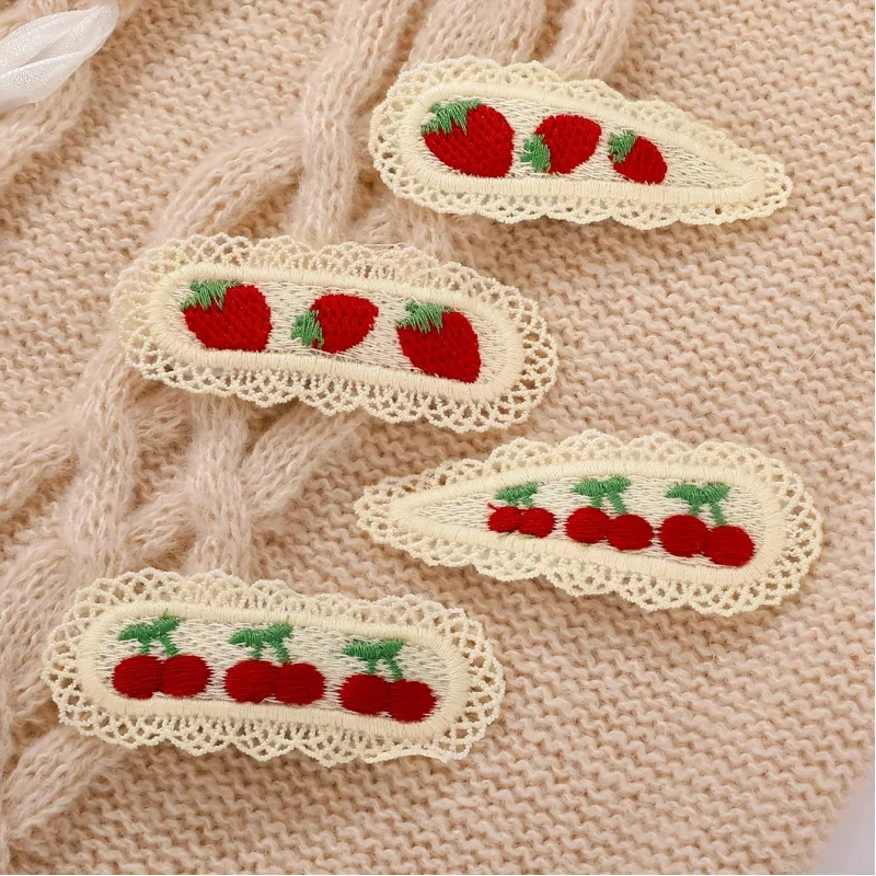 4 قطع مشابك شعر لطيفة على طراز الكلية على شكل كرز الفراولة، إكسسوارات للشعر لزملاء الدراسة، والتجمعات، والسفر،