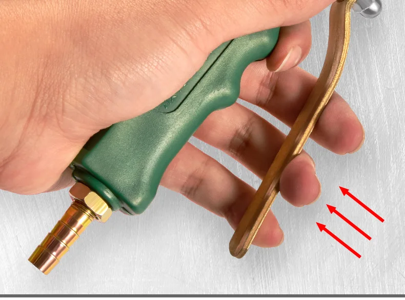 Используйте бытовой пистолет-распылитель для сжигания свиных волос, пистолет для сжигания травы, пропановый огнемет, горящее электрозажигание, гидроизоляция.