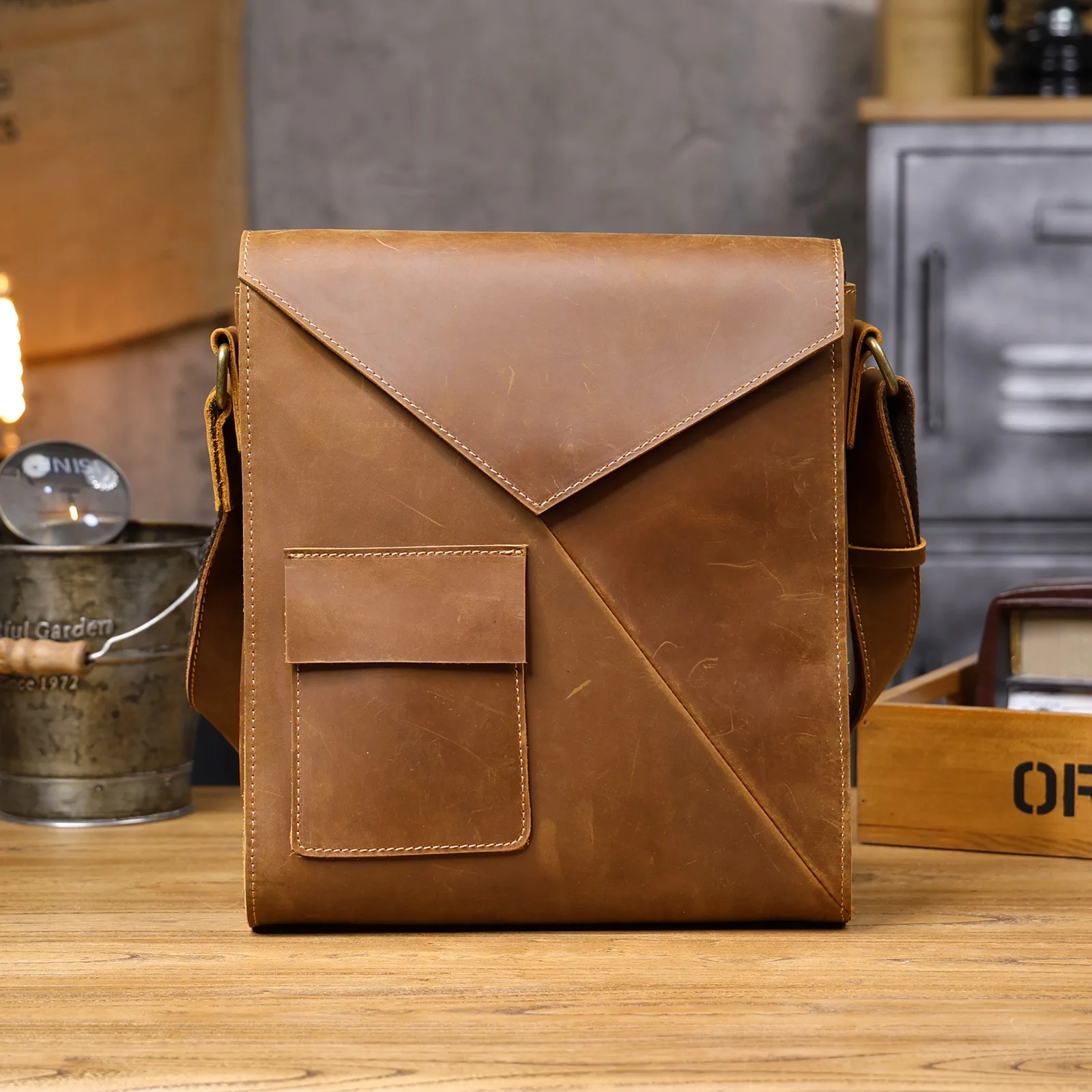Vintage Casual Herren-Umhängetasche aus hochwertigem Leder, Vertikale Mode-Schultertasche für Männer – Detail 7