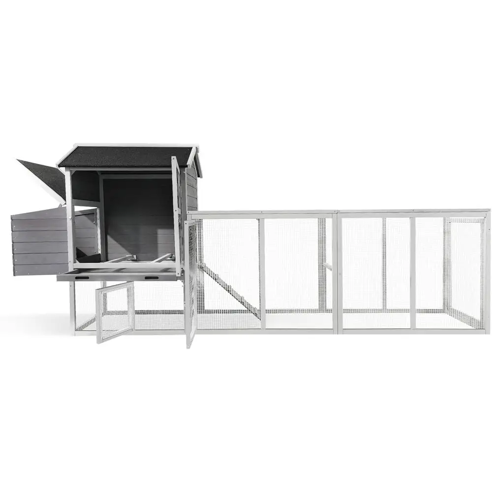 

Большой деревянный курятник с выгулом и гнездовым ящиком для содержания домашней птицы на открытом воздухе