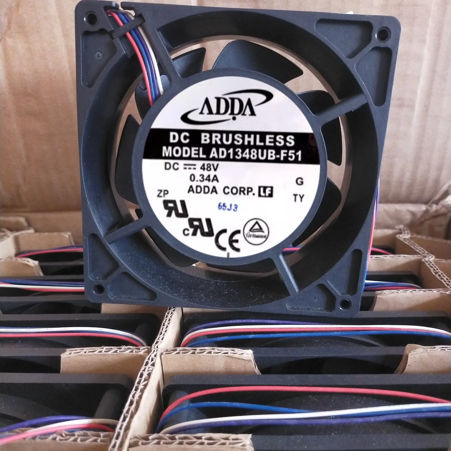 

ADDA AD1348UB-F51 DC 48V 0.34A 127x127x38mm 4-Wire Case Cooling Fan