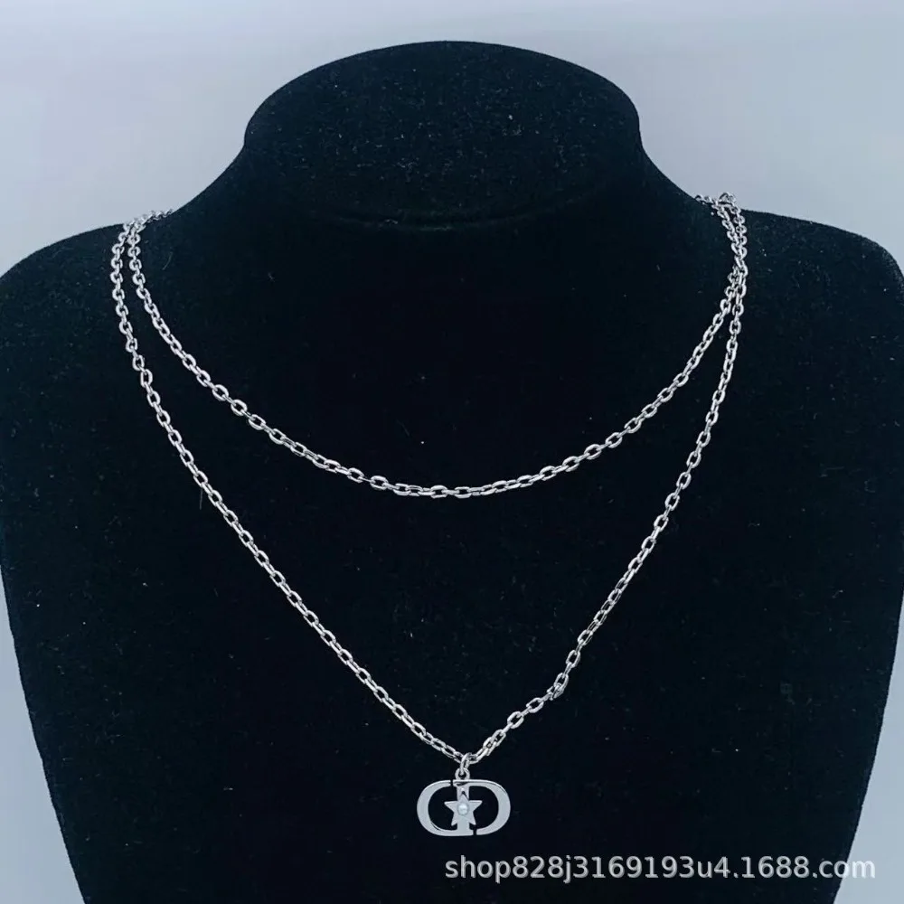 

Легкое роскошное ожерелье с буквой D в минималистском стиле, женская корейская версия, простая цепочка на ключицу