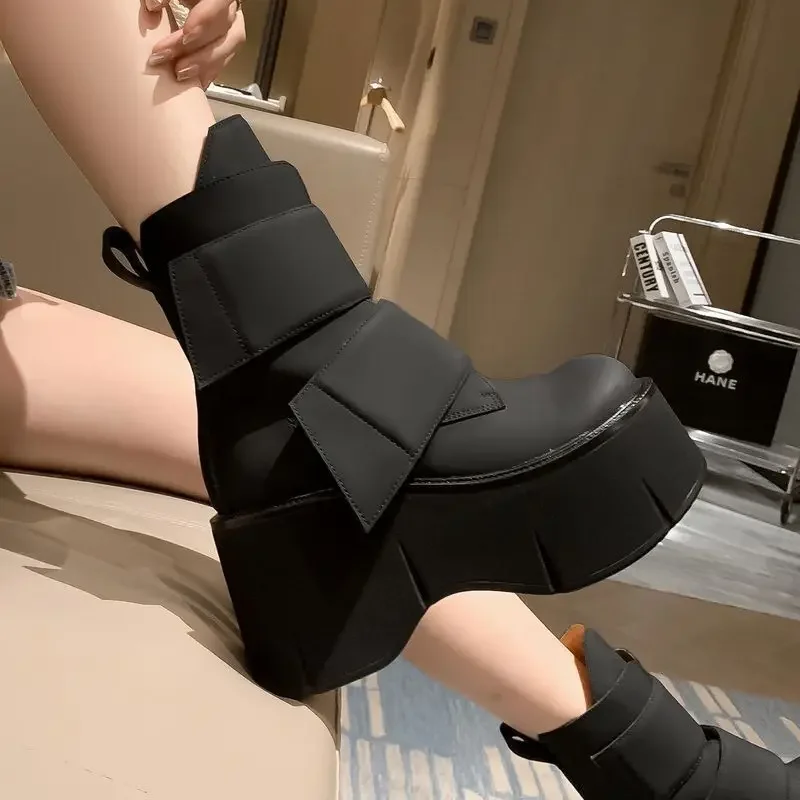 عالية الجودة النساء الأحذية منصة حذاء من الجلد عارضة في الهواء الطلق بوتاس المضادة للانزلاق الأحذية أزياء الأحذية الجلدية