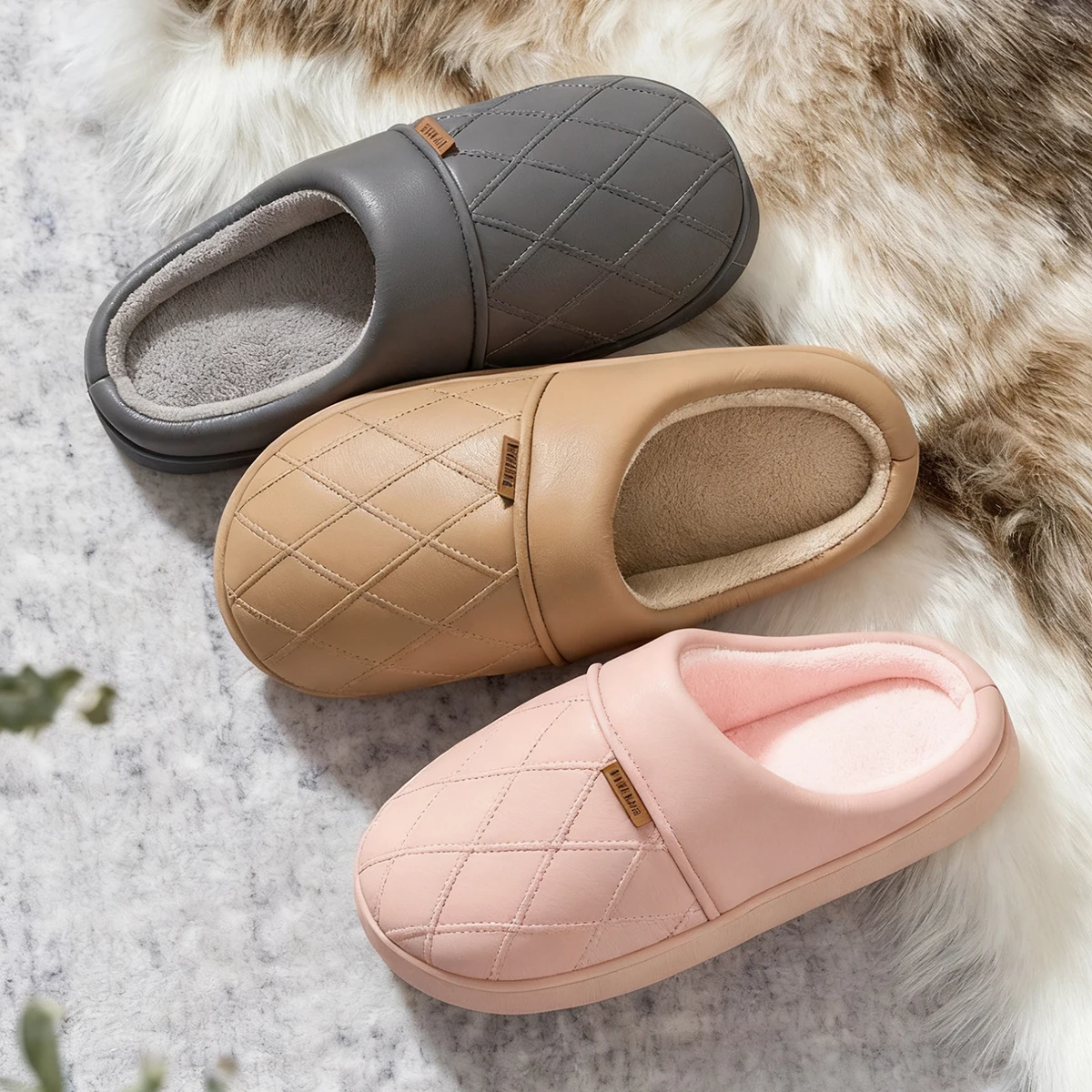 

Новые непромокаемые мужские тапочки, зимние пушистые теплые тапочки на плоской подошве, нескользящие домашние тапочки на толстой подошве, теплые плюшевые домашние и уличные женские шлепанцы