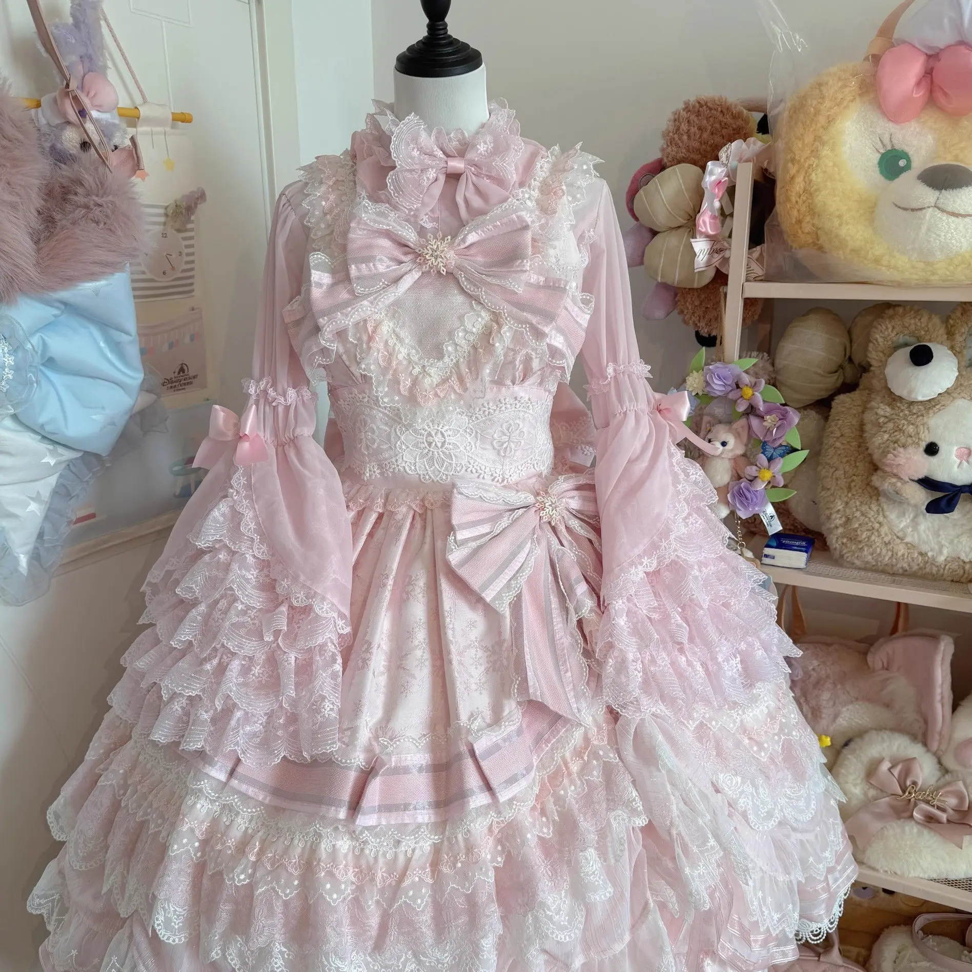 بلوزة لوليتا عصرية لعام 2025 باللون الأبيض - قميص بأكمام منتفخة على الطراز القوطي الرومانسي وأصفاد من الدانتيل بحافة كشكشة لفستان JSK OP بلوزة داخلية