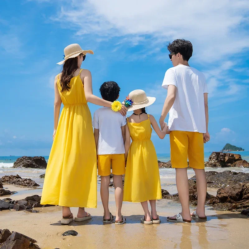 Vacation Couple Look Family Clothes Mom Daughter Resort Dresses Holiday Beach Dad and Son Baby T Shirts Shorts Two Piece Outfits