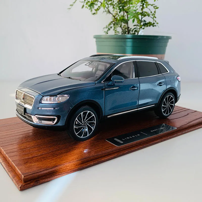 

1:18 Original Scale Model,LINCOLN NAUTILUS 2020,Diecast Model for Collection and Display