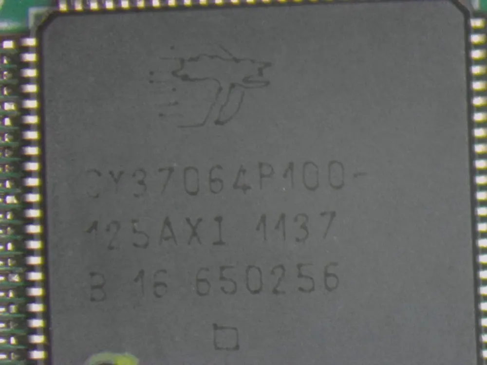 

CY37064P100-125AXI
