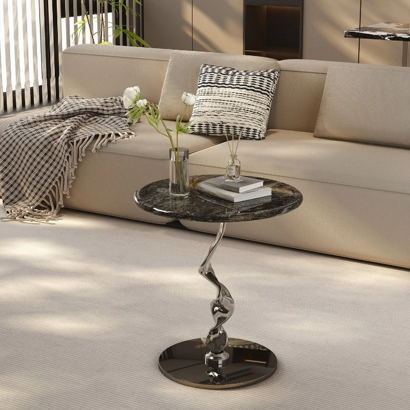 a few marble small edges, a few coffee tables, mobile simplicity, a few small tables in the corner of the living room