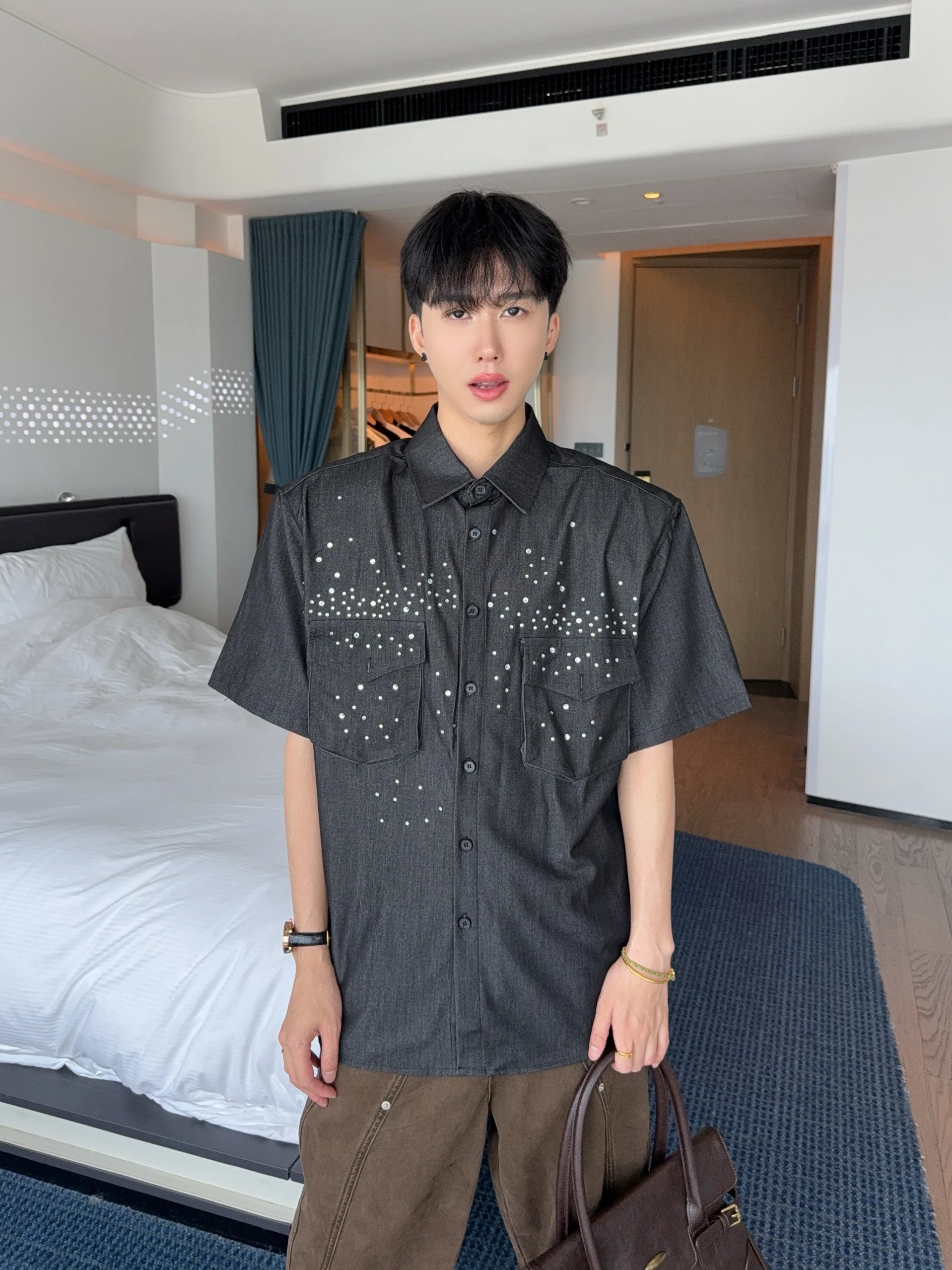 Men's Shiny Hot Diamond Short Sleeve Denim Shirts Men's 2025 Summer New High-end Trendy Pocket Decoration Loose Shirt Jackets