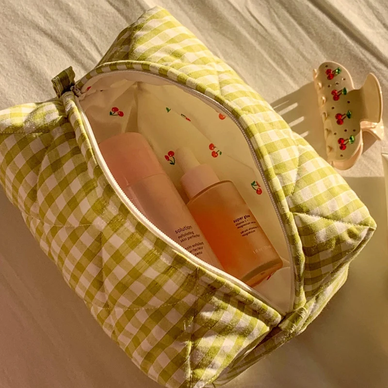 Borsa per il trucco a quadri alla moda con piccoli fiori freschi borsa da viaggio portatile di grande capacità borsa per il lavaggio in cotone borsa