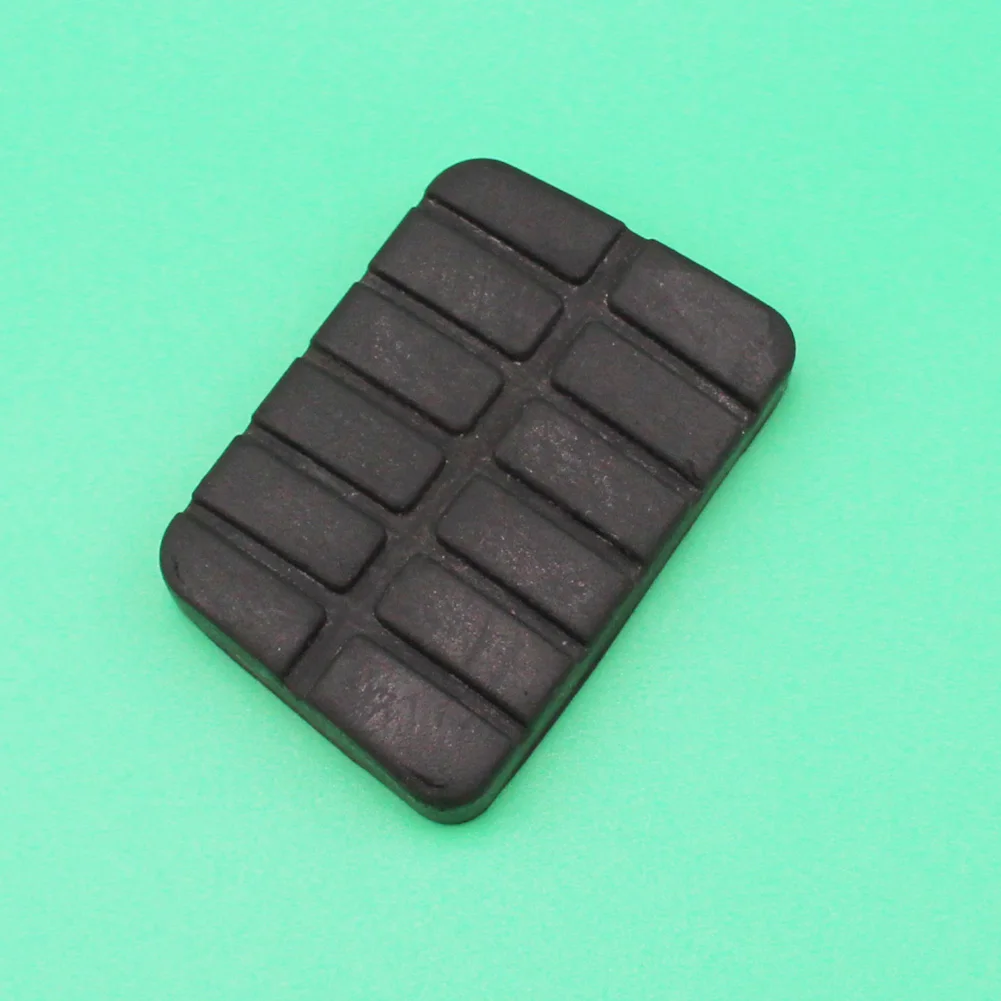 

1PCS Brake or Clutch Pedal Pads 46531-M3000 Manual Transmission for Nissan Pathfinder 1987-1995 Navara 1986-2006 D21 D22