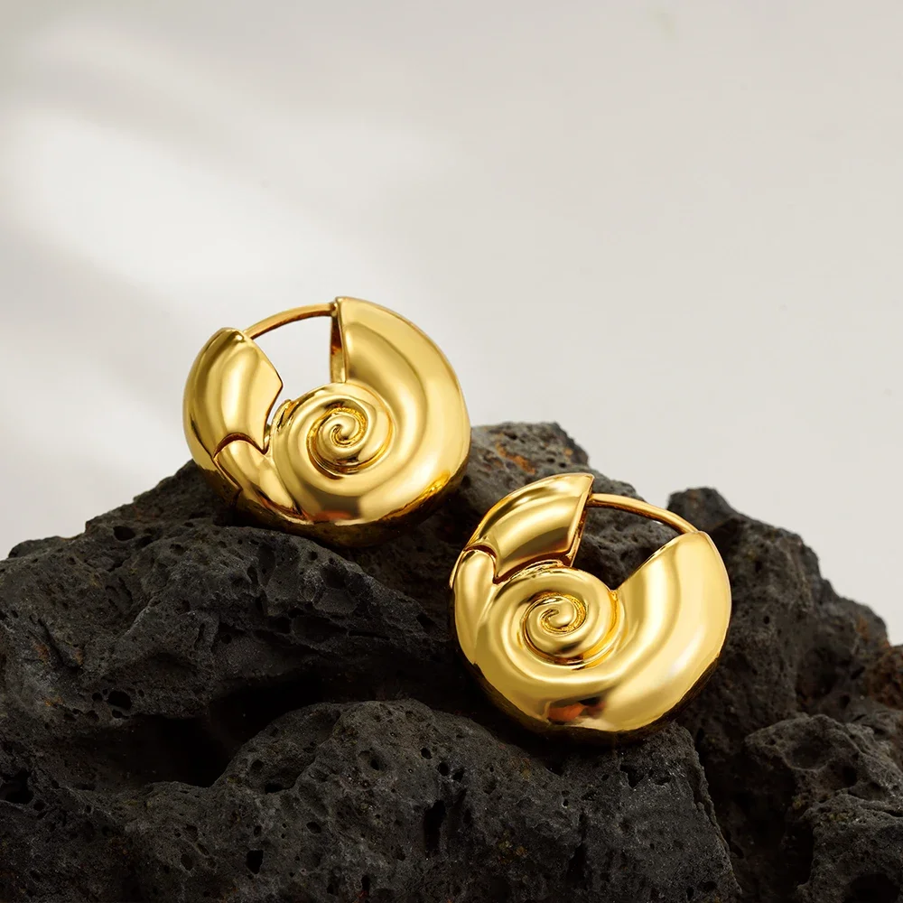 Fashion Seashell Hollow Metal Chunky Hoop Earrings for Women Gold Plated Snail Shell Huggie Earring Statement Jewelry Gifts