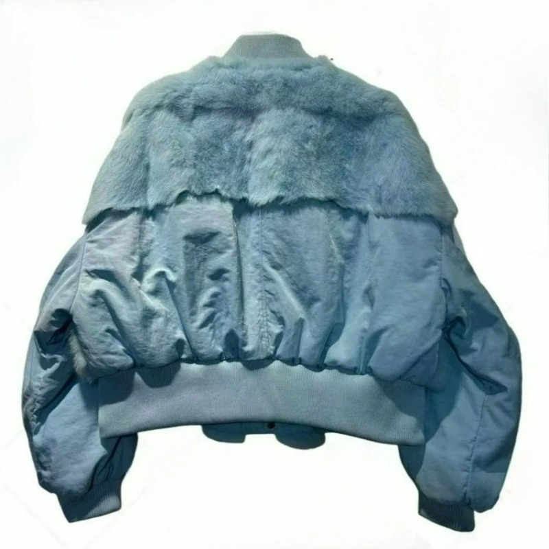 معطف شتاء 2026 جديد عصري بلون الدوبامين غير رسمي على الطراز الغربي معطف شعر أرنب حقيقي مع قطن سميك عصري متعدد الاستخدامات