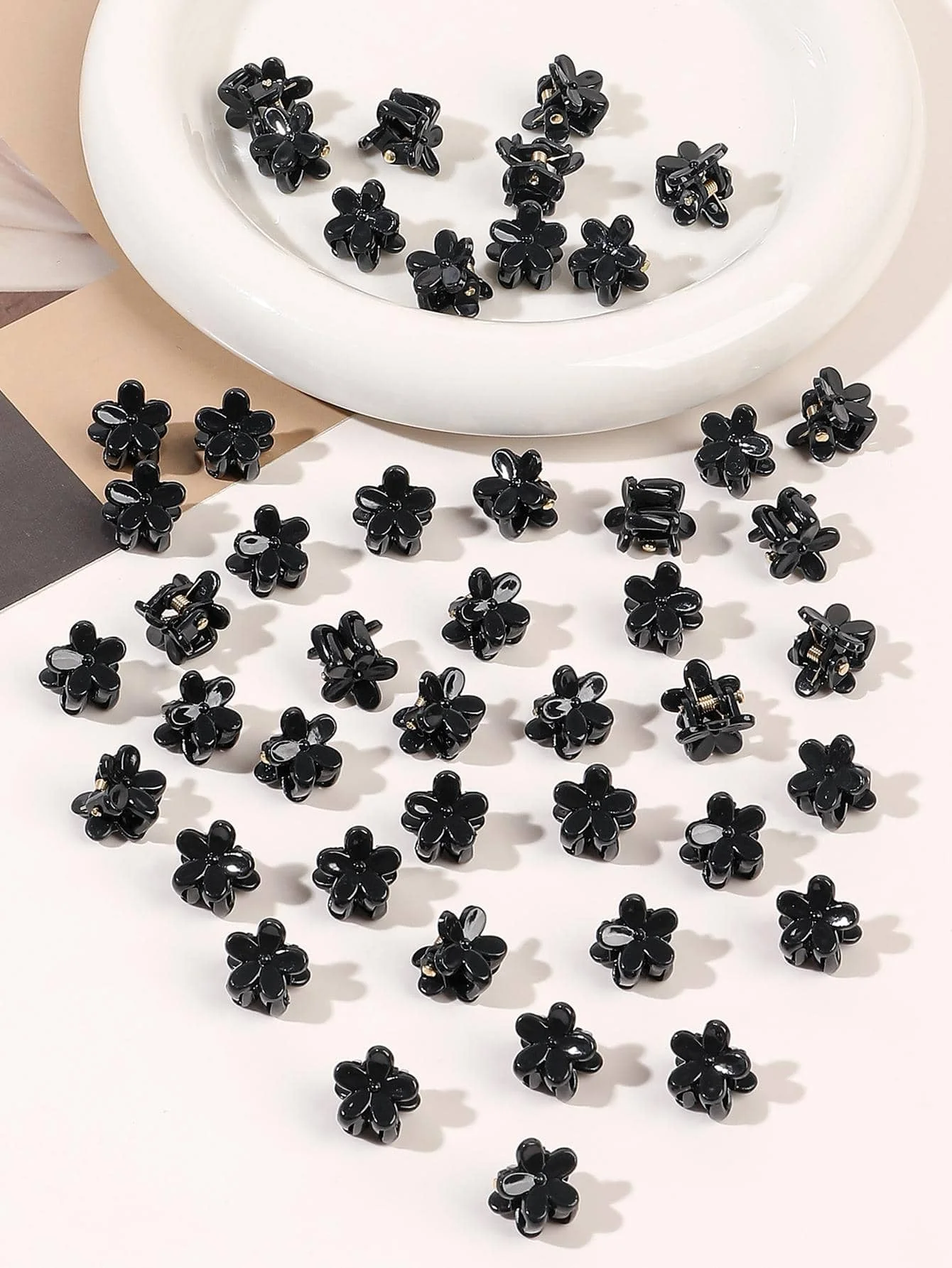 50 Stück bunte Mini-Blumen-Haarklammern für Mädchen, niedliches Haar-Styling-Zubehör, Urlaubsgeschenk, dekorative Dutt-Klemme, winziges Haar – Detail 6
