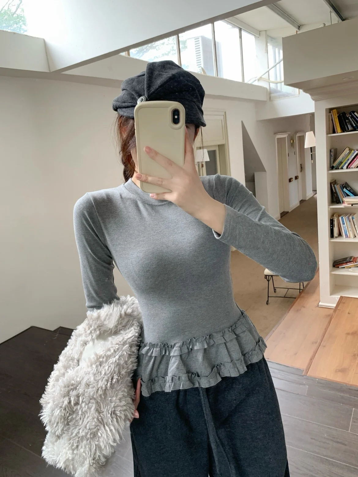 

Slimming ey Ballet Sle Faux Two-Piece Top with Ruffle Hem Korean Sle Commute Faion Inner Wear Long Sve round Ne