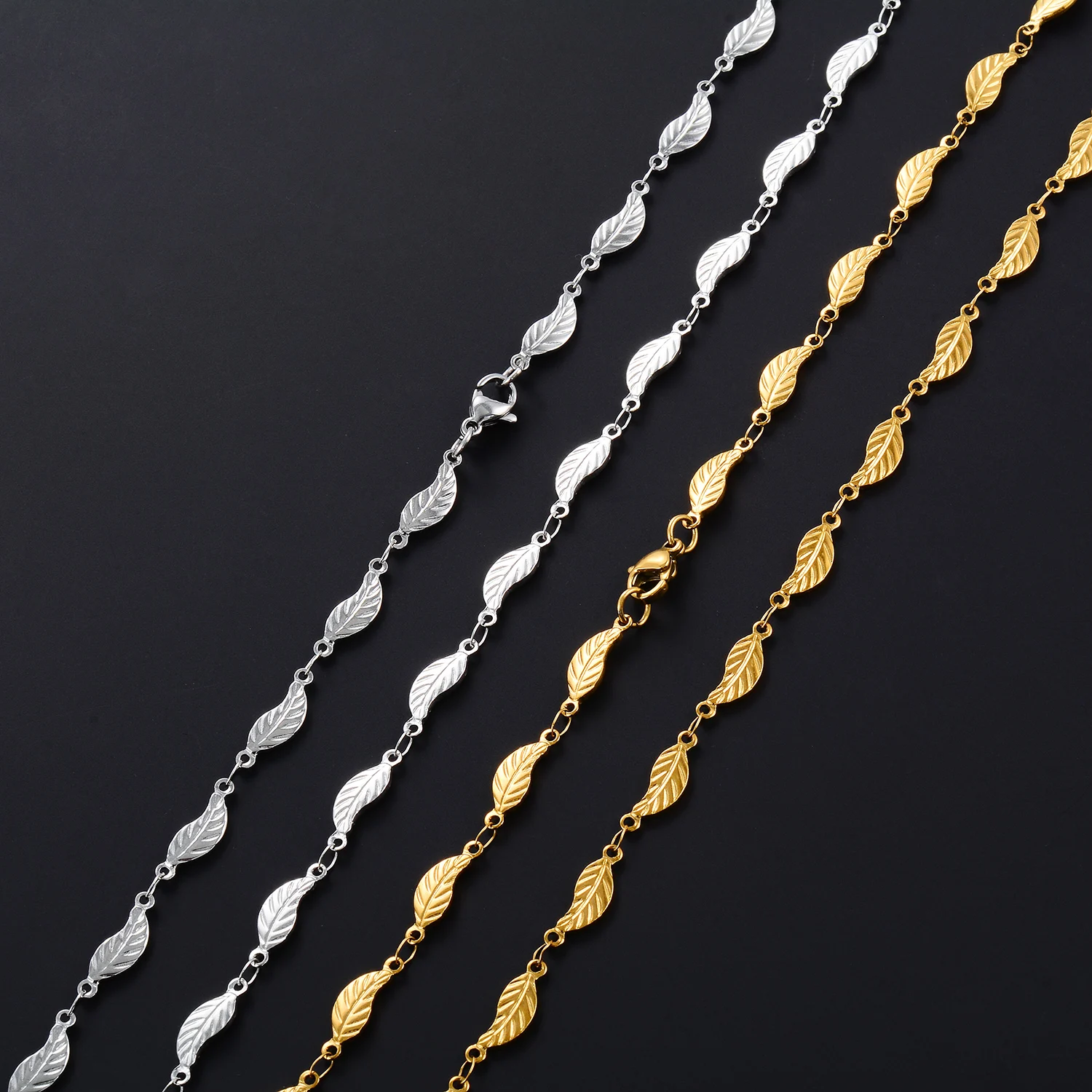 Halskette aus Edelstahl mit geprägten Blättern, versilberte Choker-Metallkette für Frauen und Mädchen – Detail 2