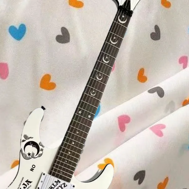 Electric guitar can be customized, factory price classic style, smiling face picture, multiple colors, free and fast delivery