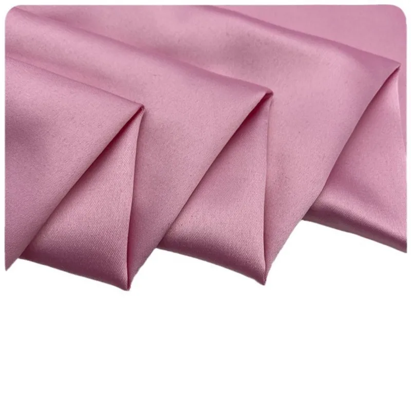 Tissu en satin semblable à de la soie mate avec masque pour les yeux doux, robe de soirée à la mode et matériel pour chaussures