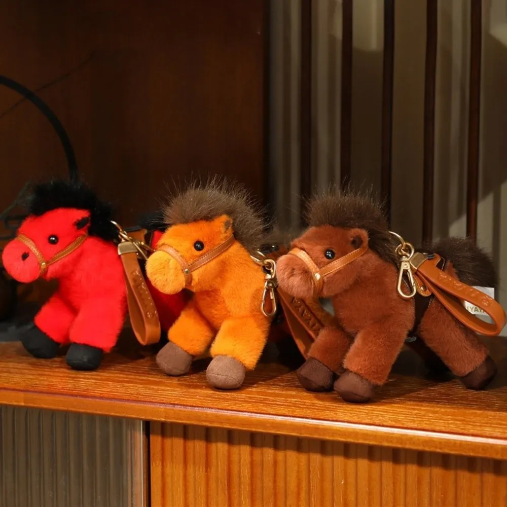 Breloczek z pluszowym koniem z kreskówki, uroczy breloczek z pluszowym ponim, miękka zawieszka z koniem, pluszowa zabawka symulująca konia.