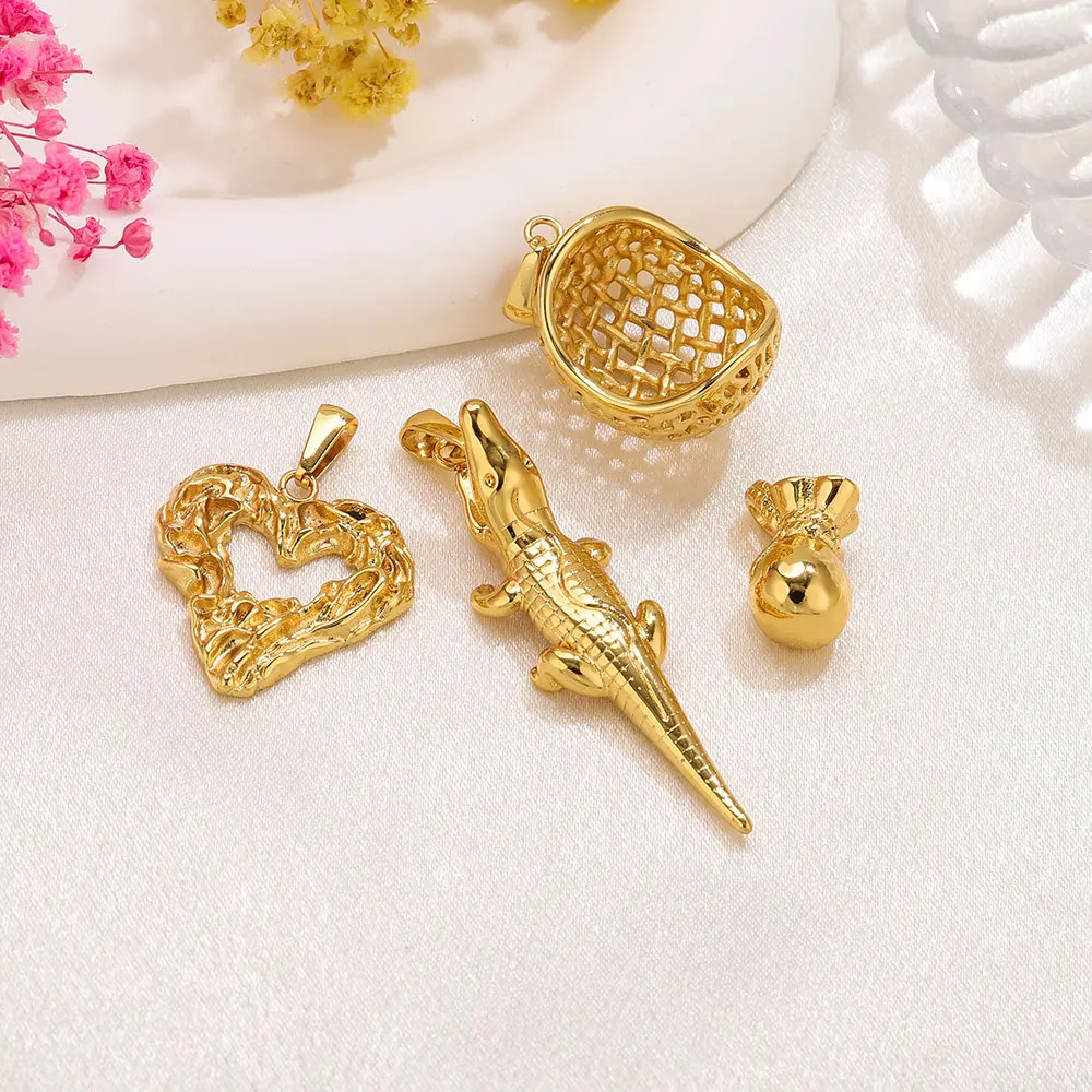 2pcs/lot Stainless Steel Gold Plated Egg Love Heart Eagle Crocodile Charms For Necklaces Pendant DIY Jewelry Making Accessories
