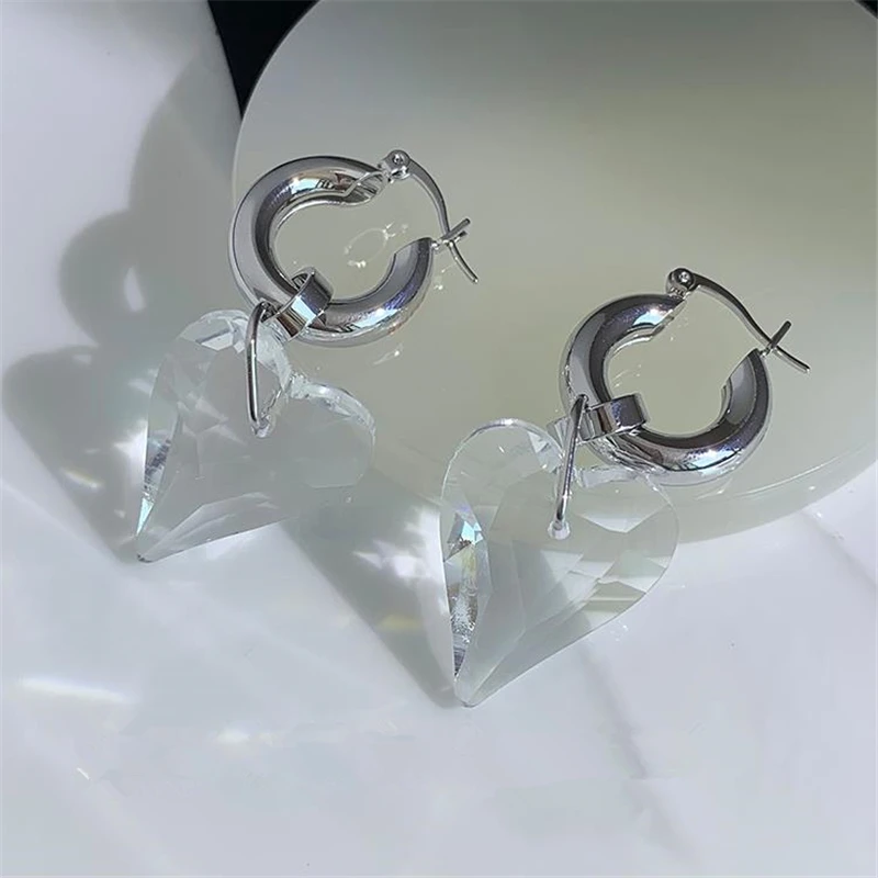 New transparent heart-shaped crystal earrings a pair of ear buckle senior sense of temperament ear accessories female wholesale