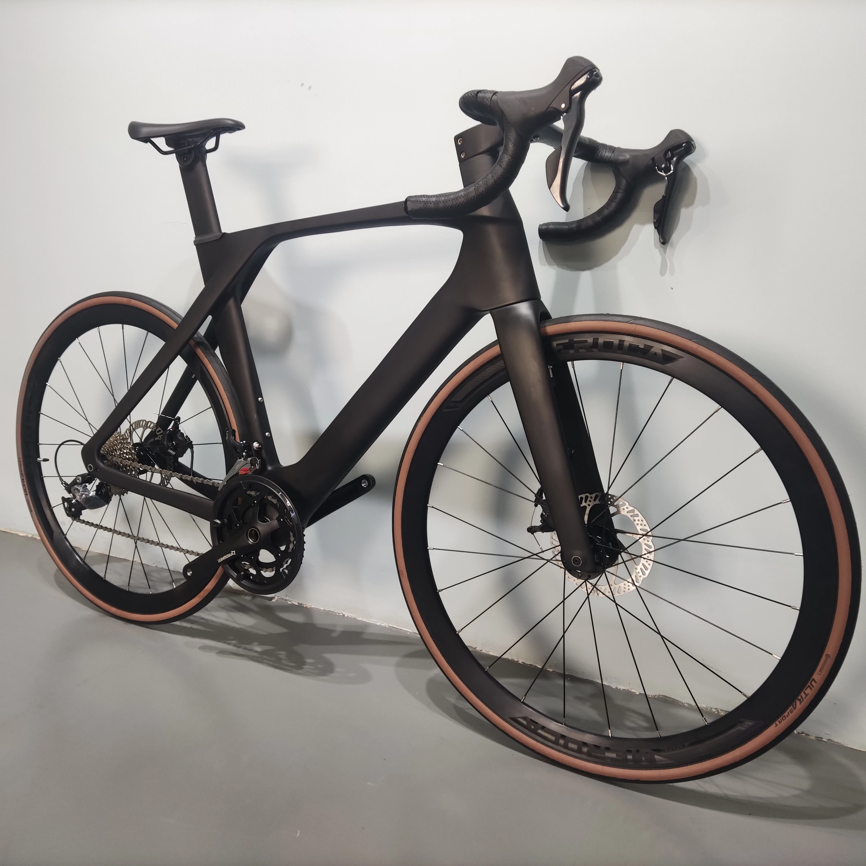 

Foxcat заводская цена рама из углеродного волокна дорожный велосипед 700C гоночный велосипед гидравлическая тормозная рама цвет на заказ высокое качество