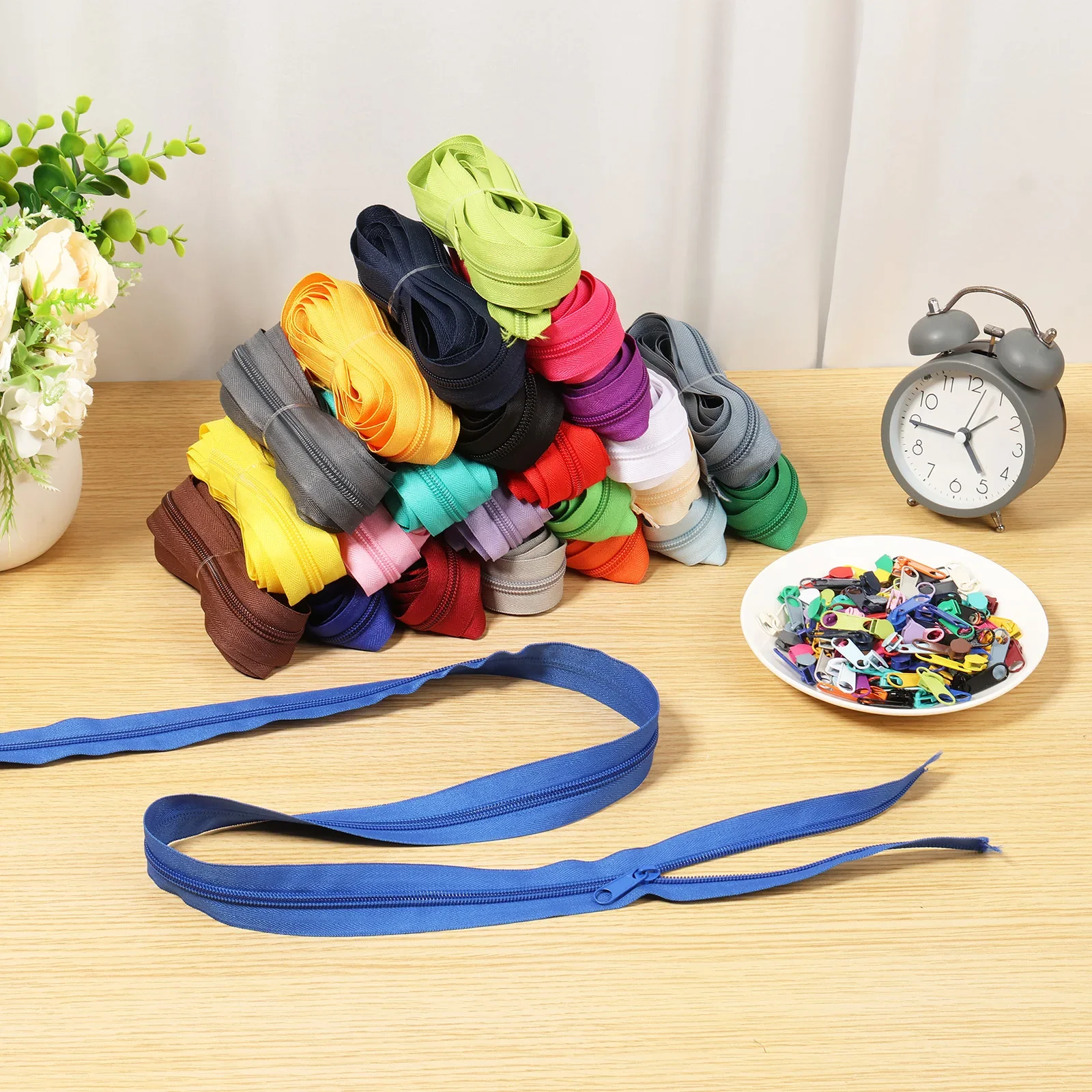 

24Pcs Nylon Zipper Tape 2.7M 5# Zippers Sewing Accessories Dopamine Color 3cm Width DIY Zipper Tape with Zippers Slider Decor