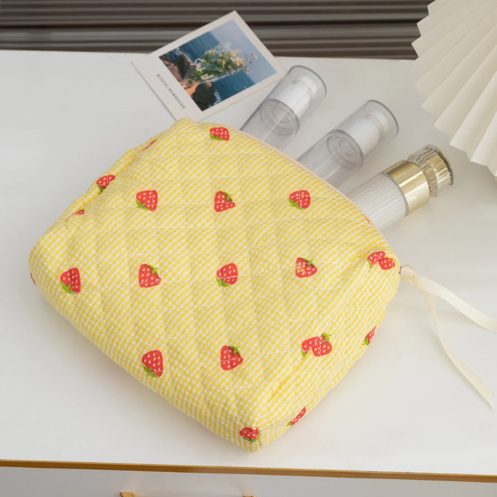 السفر المنظم أدوات الزينة مخزن للمكياج الحقيبة الفراولة نمط مستحضرات التجميل مبطن حقيبة يد محمولة السيدات سستة حقيبة