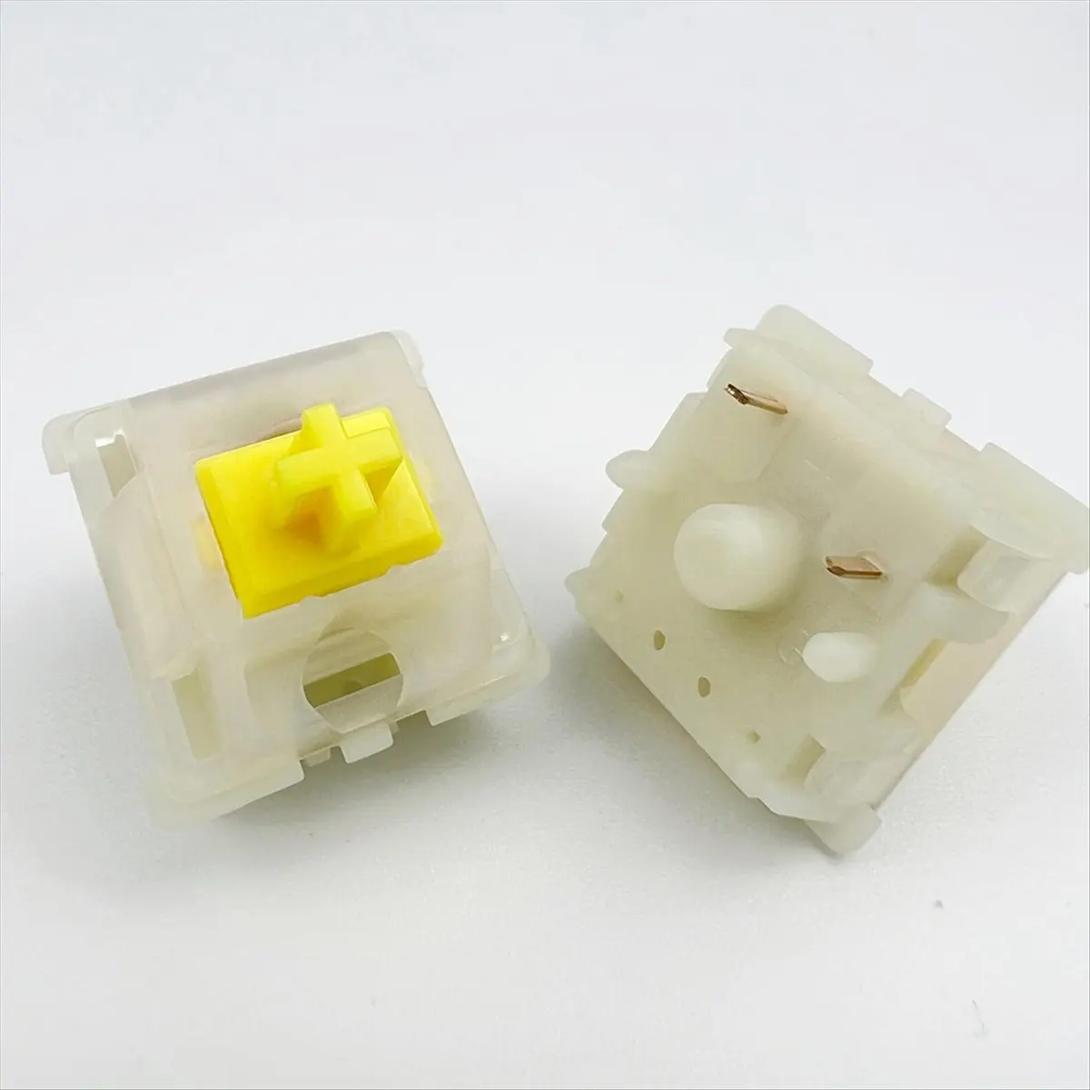 Super SaleMilky Yellow Pro V2 Pre-Lubed 5-Pin 50gf Linear Switches for MX Mechanical Keyboard Game Keyboard