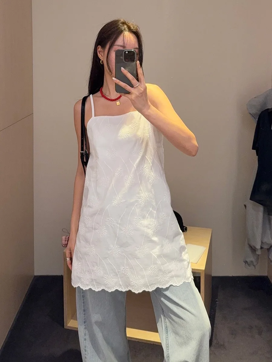 Faionable Ature Wom… - image