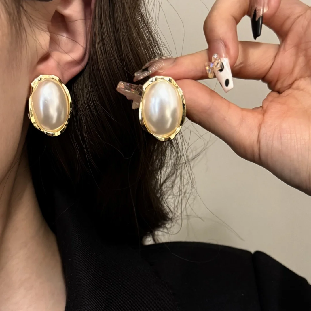 

DUTRIEUX Light luxury Elegant Oval Pearl Stud Earrings Minimalism Earring Charm Gentle Temperament Ear Decor Women Jewelry Gifts
