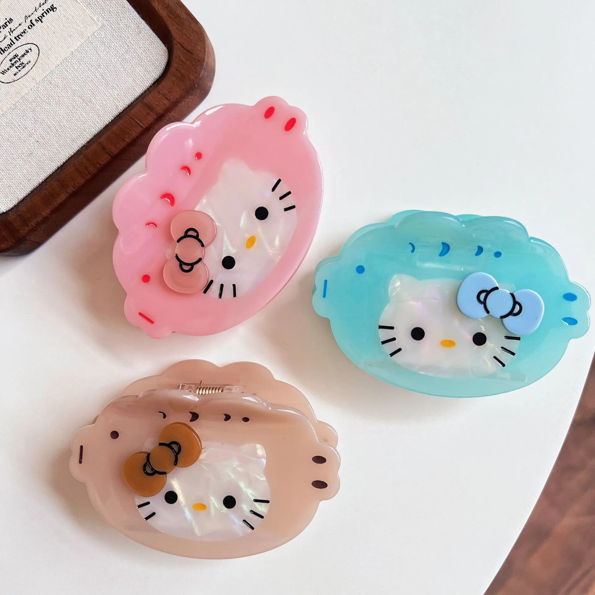 

BYL Cartoon Series Cat Hair Claw Acetate Candy Color Kitten Claw Cilps Popular Cute Shark Clip Hair Accessories for Women Girls