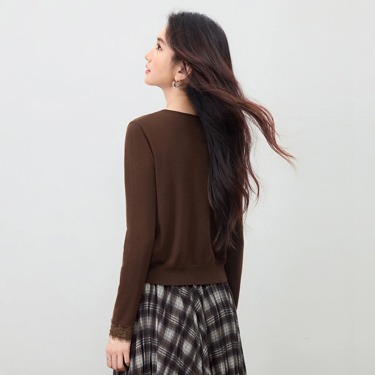 Sentubila casual rendas com decote em v suéteres femininos 2025 outono micro-elástico pulôveres de malha simples manga longa topos w53eg4170