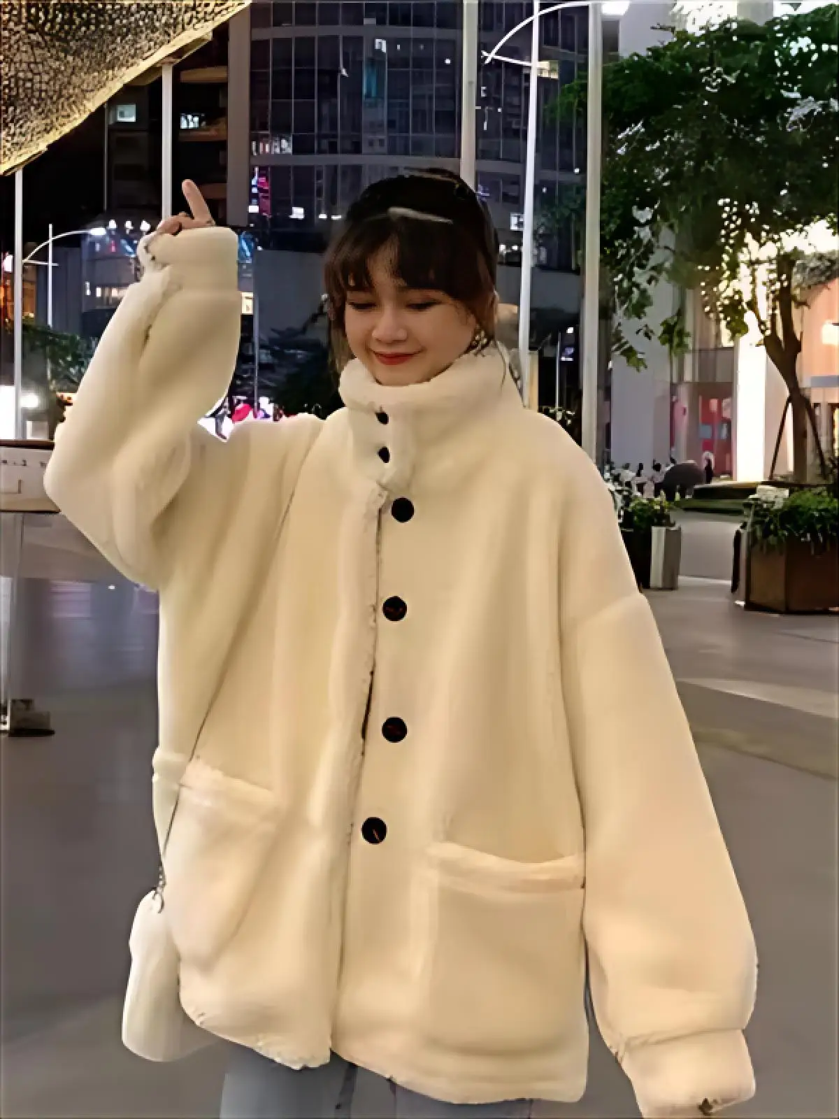 

Lamb Wool Jacket Women Outfit Woman Crops Style Short Fashion Brief Look Limited Aesthetic Restricted Approach Confined Neutral