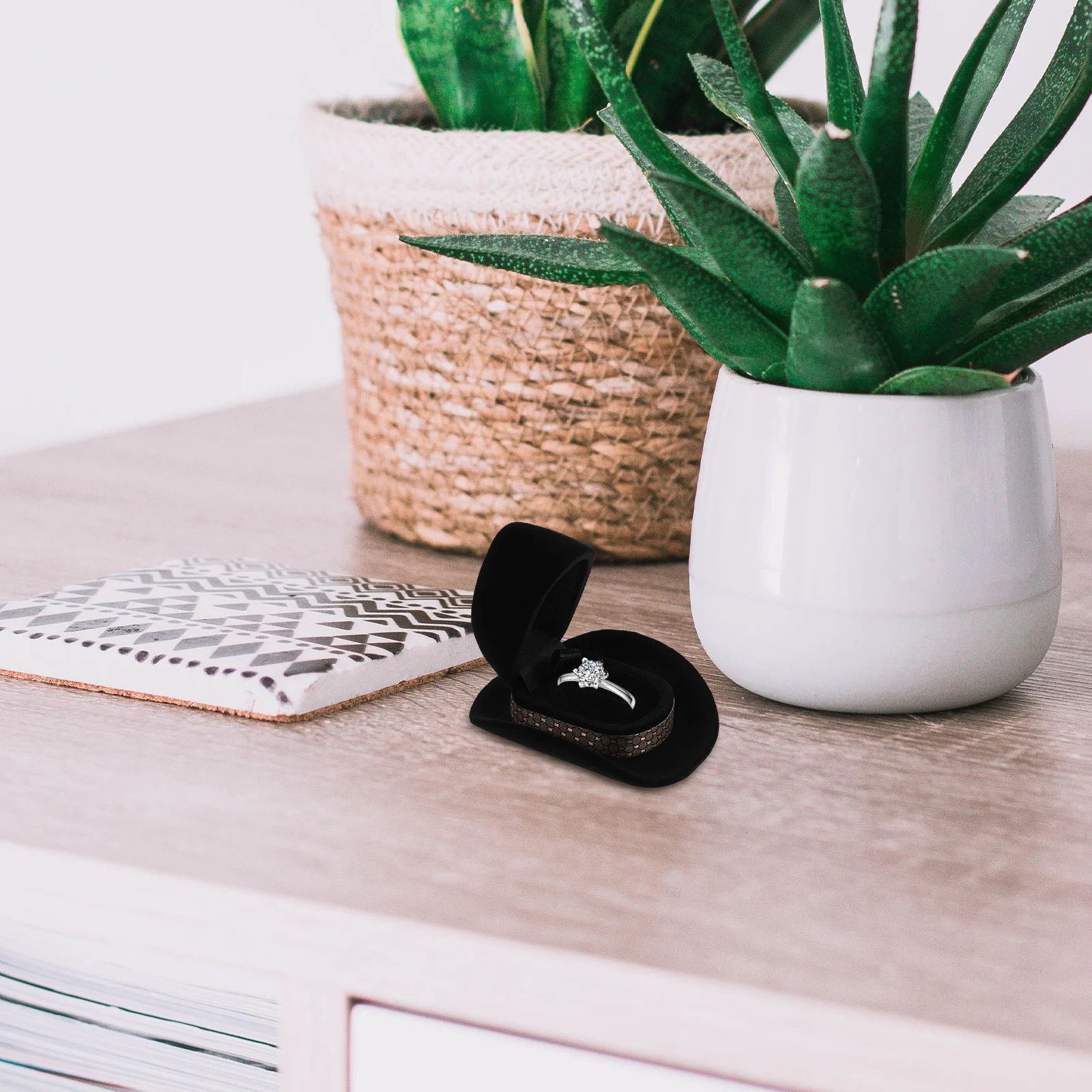 

Western Cowboy Hat Jewelry Box Creative Design Soft Case for Wedding Engagement Ring Necklace Earring