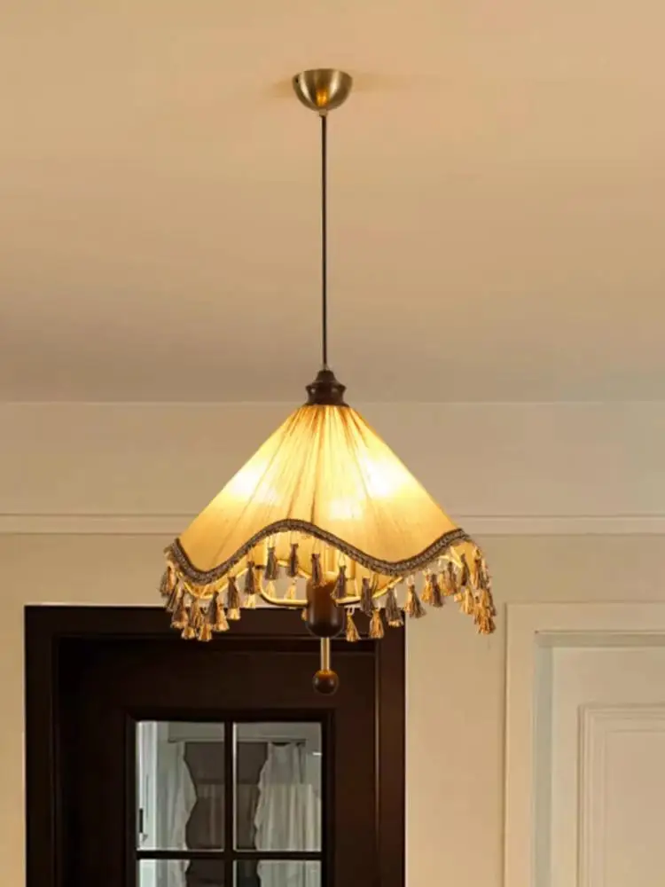 フレンチレトロレストランシャンデリアアメリカンレトロファブリックベッドルームアンティーク無垢材タッセルドレッシングルームスタディバーデスクランプ