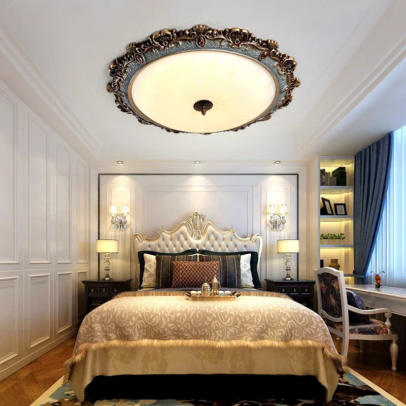 مصباح سقف راتينج عتيق على الطراز الأوروبي الجديد لغرفة المعيشة وغرفة الطعام وغرفة النوم مصباح سقف زجاجي LED بسيط مطلي أمريكيًا