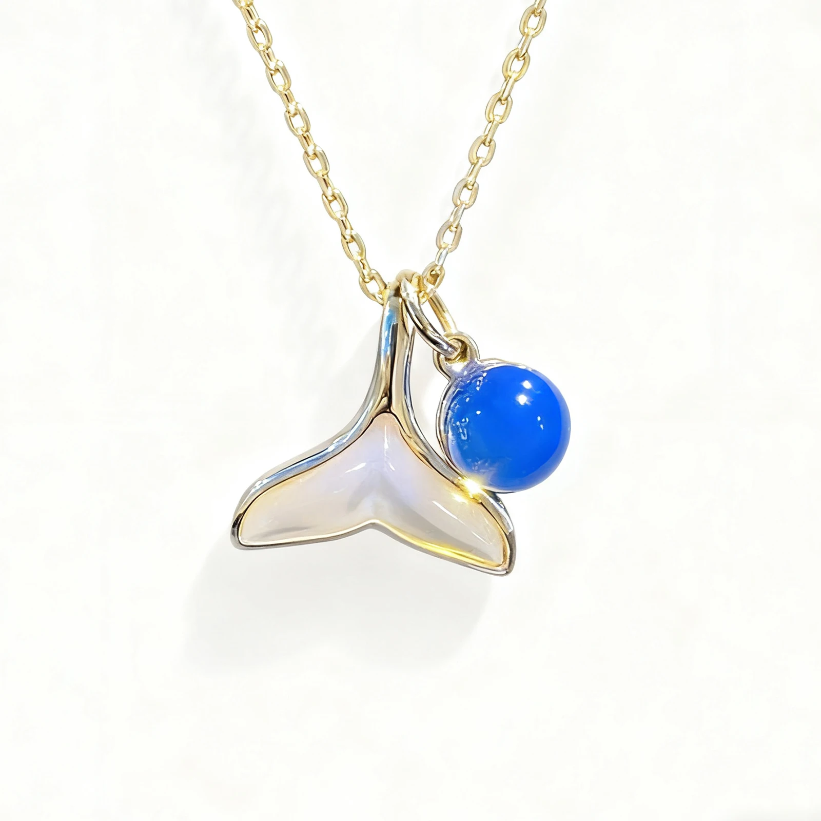 

Кулон из натурального доминика синего янтаря, стерлинговое серебро, хвост кита, 6 мм, круглая бусина, двухсторонняя одежда, ювелирное изделие, подарок для женщин