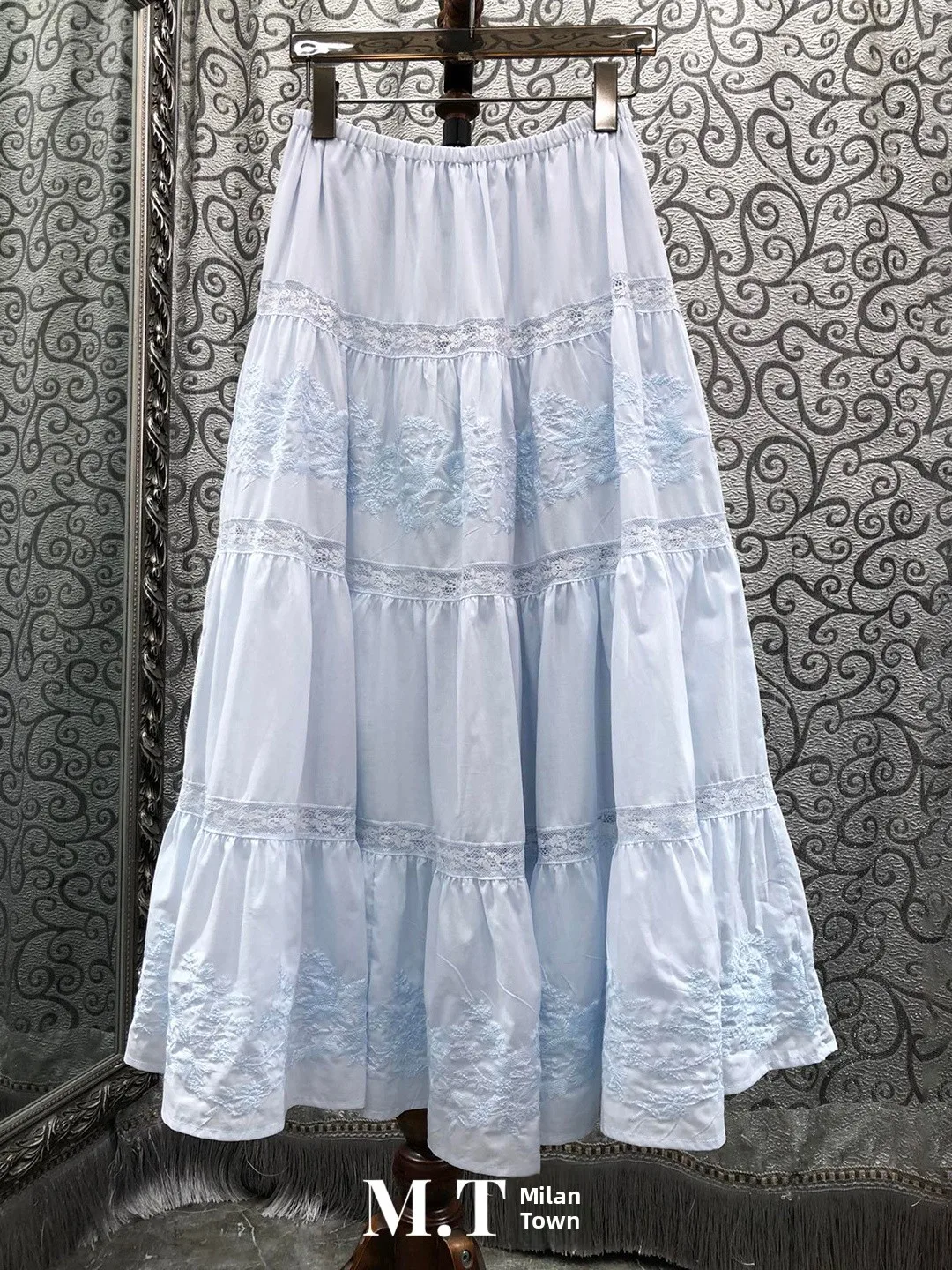 

Milan Small Town South Oil Embroidery Pure Color Lace Halter Neck Dress Women's High Waist A-Line Skirt B27