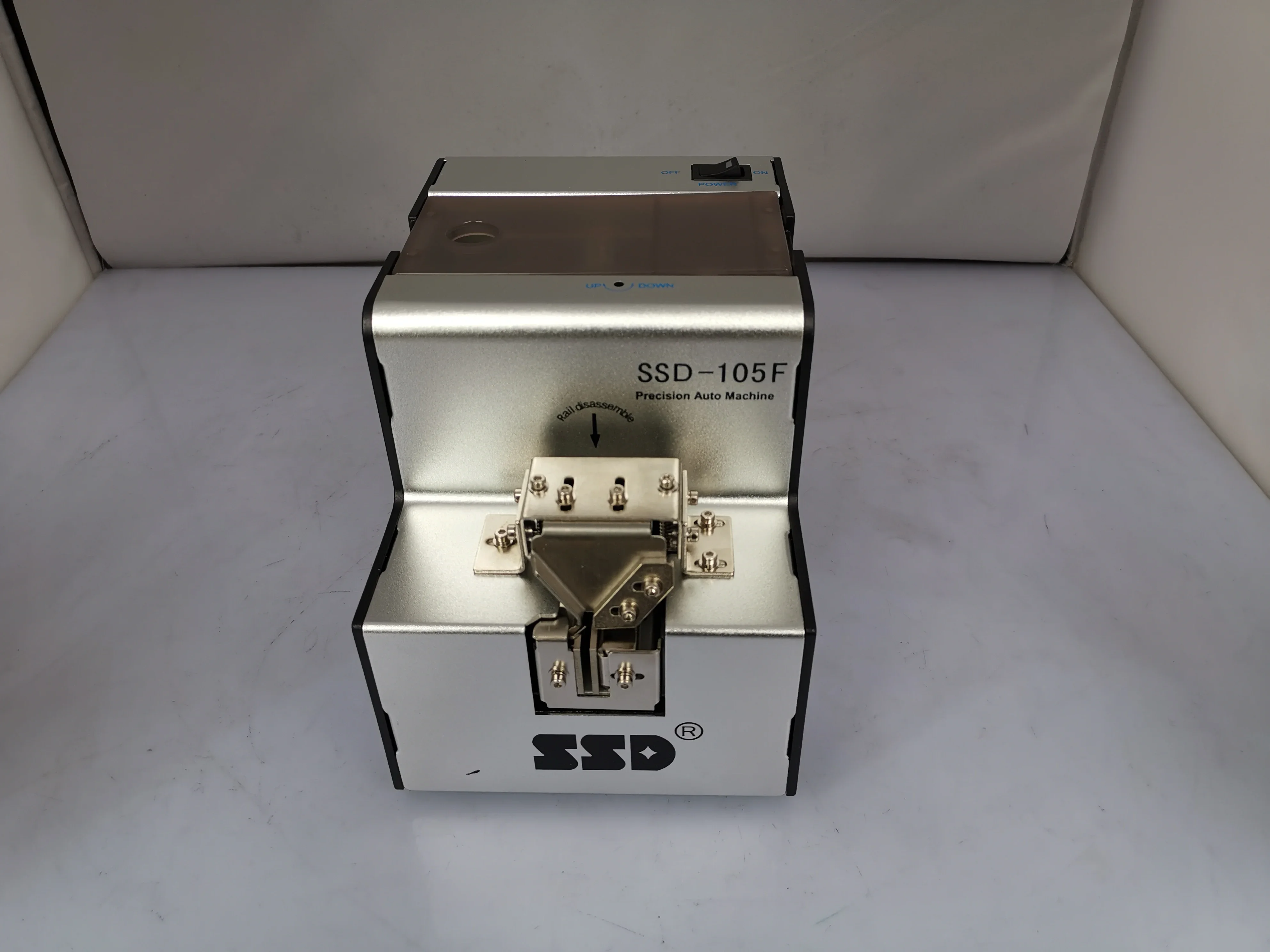 Automatic Screw Feeder Machine, Screw Conveyor machine, screw arrangement machine Track Adjustable SuitableM1.0-5.0 SSD-105F